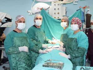 Karaman’da İlk Kez Beyincik Sarkması İle Beyin Tümörü Ameliyatı Yapıldı