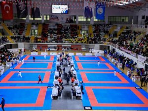 Türkiye Karate Şampiyonası, Sivas’ta Başladı