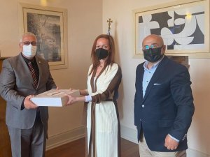 Ayvalıklı Esnaf Ve Sanatkârlardan Başkonsolos Balkiza’ya Dostluk Ziyareti