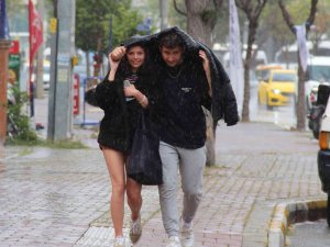 Antalya’da Bahar Yağmuru Sürprizi