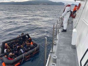 İ̇zmir Açıklarında 48 Düzensiz Göçmen Yakalandı