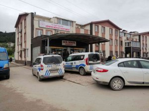 Tem’de Tırın Altına Giren Otomobilin Sürücüsü Hayatını Kaybetti