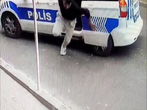 Sultanbeyli’de Polis Otosuna Bindirilen Şahıs Kaçtı