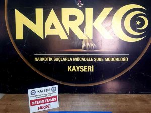 Otomobilin Stop Lambasından Uyuşturucu Çıktı