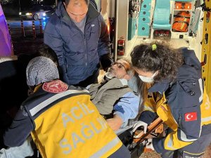Trafik Işıklarında Zincirleme Kaza: 4 Yaralı