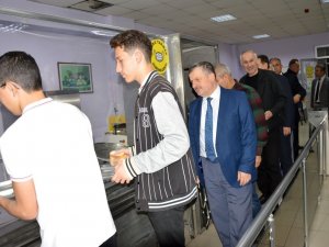 Protokol Yatılı Öğrencilerle İftar Açtı