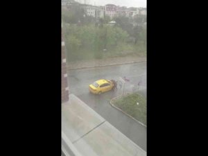 Ataşehir’de Taksici Dehşeti: Ücrete İtiraz Eden Kadın Turisti Darbedip Yere Fırlattı