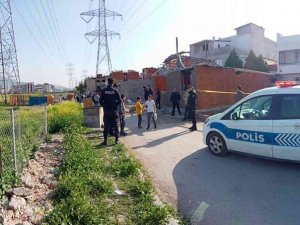 İ̇zmir’deki Pompalı Tüfekli Cinayette Yeni Gelişme: Oğul Tutuklandı, Baba İse Her Yerde Aranıyor