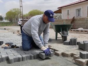 Parke Yol Bakım Onarım Çalışmaları Devam Ediyor