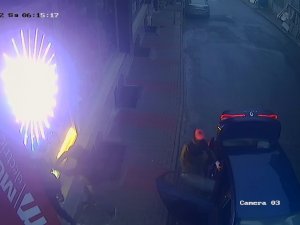 Arnavutköy’de 6 Hırsız Camları Keserek Elektrik Dükkanını Soymaya Çalıştı