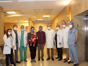 Karaciğer Yetmezliği Ve Korona Virüse Karşı Mücadele Veren Bebek İ̇zmir’de Şifa Buldu