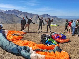 Üniversite Öğrencilerinin Yamaç Paraşütü Heyecanı