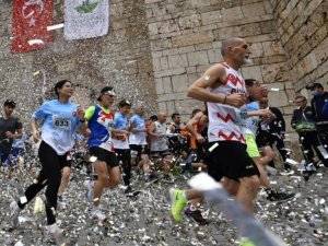 62’lik Atlet Yarı Maratona Damga Vurdu