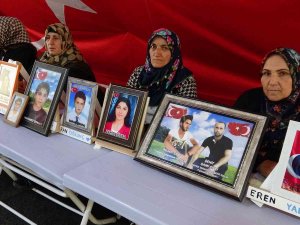Diyarbakır’da 961 Gündür Evlat Nöbetinde Olan Aileler, Çocuklarının Yolunu Gözlüyor