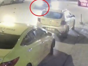 Çöp Kamyonunun Yaşlı Kadını Ezme Anı Güvenlik Kamerasında