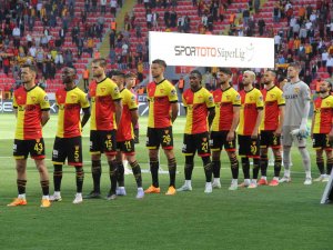 Göztepe’de Yaprak Dökümü Sürecek