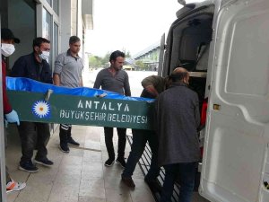 Irmakta Cesedi Bulunan Üniversite Öğrencisinin Cenazesi Ailesine Teslim Edildi