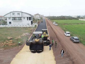 Döşemealtı’nda Yol Yapım Çalışması