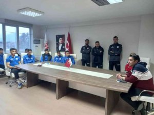 Başkan Genç, Döşemealtılıları Maça Davet Etti