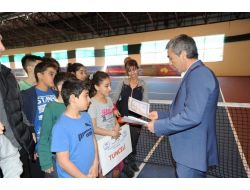 Küçükler Tenis Turnuvası Başladı