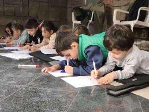 Minikler Resim Yaparak Ve Uçutrma Uçurarak Doyasıya Eğlendi