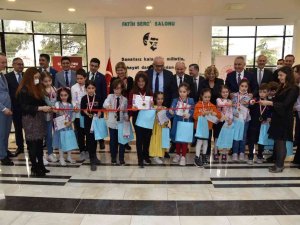 Vali Karadeniz, ‘Gıda Kahramanları’ Resim Sergisi Ve Ödül Törenine Katıldı