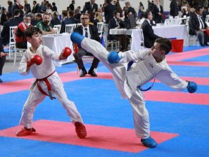 Karate Türkiye Şampiyonası’nın Açılış Seremonisi Yapıldı