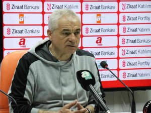 Rıza Çalımbay: “10 Kişi Kalmamıza Rağmen Oyundan Hiç Kopmadık”