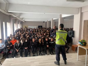 Jandarmadan Öğrencilere Güvenli Motosiklet Sürüş Eğitimi