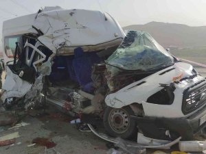 Van’da Trafik Kazası; 9 Yaralı