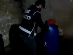 Gaziantep’te 2 Bin Litre Kaçak Akaryakıt Ele Geçirildi