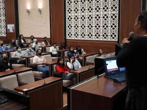 Keçiören Belediyesi’nden Öğrencilere Kişisel Gelişimi Eğitimi