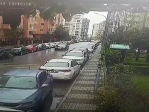 Maltepe’de Pitbullun Saldırdığı Vatandaş Otomobilin Üzerine Çıkarak Canını Kurtardı
