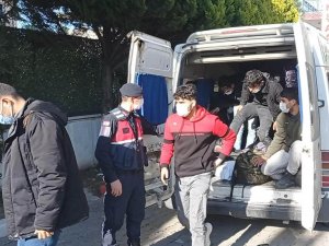 Minibüste 28 Kaçak Göçmen Yakalandı