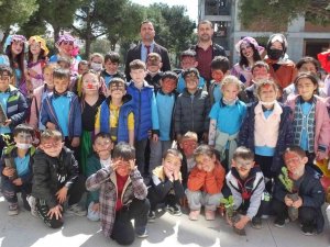 Burhaniye’de Köylü Miniklerin Orantiring Heyecanı