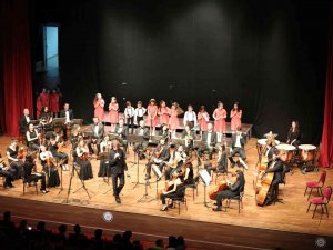 Büyükşehir Çocuk Korosu İ̇lk Konserini Verdi