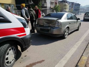 Fren Lambası Yanmayan Otomobile Arkadan Çarptı: 1 Yaralı