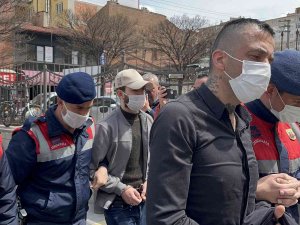 Evlerinden Uyuşturucu Satışı Yaptıkları İddiasıyla Yakalandılar