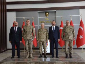 Jandarma Genel Komutanı Orgeneral Arif Çetin, Vali Hacıbektaşoğlu İle Bir Araya Geldi