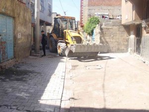 Eyyübiye’de Yol Yapım Çalışmaları Devam Ediyor