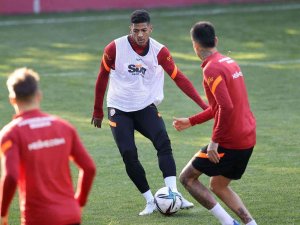 Feghouli Kondisyonerler Eşliğinde Çalıştı