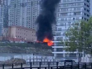 Esenyurt’ta Geri Dönüşüm Alanında Korkutan Yangın