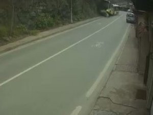 Beykoz’da İ̇ett Otobüsünün Kayalıklara Daldığı Kaza Kamerada