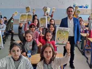 Süper Öğretmenin Öğrencileri Şair Ve Yazar Oldu