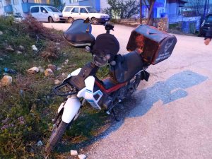 Motorlu Bisikletten Düşen Sürücü Yaralandı