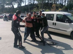 Yaptıkları Sahte Alkolden Zehirlendiler, Hastaneyi Birbirine Kattılar