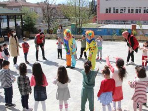 Çocuklar 23 Nisan Etkinliğinde Doyasıya Eğlendi