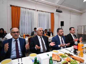 Başkan Çetin:" Büyüklerimiz Ve Şehit Yakınlarımızla Aynı Sofrada Olmak Bizim İçin Çok Kıymetli"
