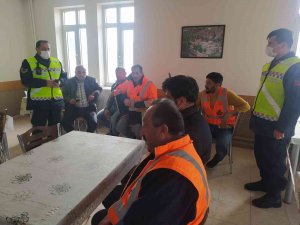 Karayolları Ekiplerine Jandarmadan ‘Trafik Güvenliği’ Eğitimi
