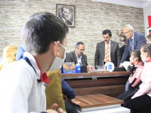 Minik Ellerden Anlamı Büyük Yardım